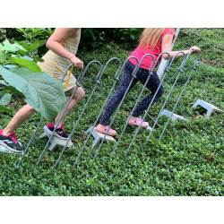 Hangstufen und Geländer sind nicht im Lieferumfang enthalten.